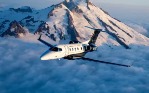 Embraer EMB-505 Phenom 300 طائرة الأحلام لرجل الأعمال السعيد