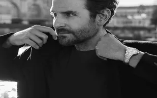 بعد رصدهما سويًا في لندن.. هل ارتبط "برادلي كوبر" و"جيجي حديد" رسميًا؟