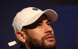 نيمار ينتتظر مولودًا جديدًا من عارضة أزياء