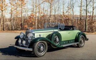 سيارة "Cadillac V-16 Roadster" موديل 1930 النادرة للبيع في مزاد