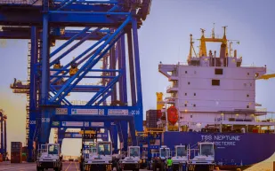 "موانئ" تضع حجر الأساس لمنطقة "البحري للإيداع" بميناء جدة الإسلامي