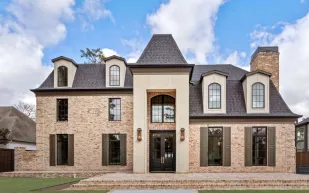 عرض أكبر قصر في هيوستن للبيع بسعر 9 مليون دولار