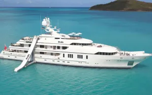 عرض يخت "RoMa" الفاخر للبيع بسعر 32 مليون دولار