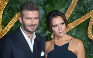 دجاجات وأغان وطلاق... مشاهير العالم يحتفلون بعيد الحب على طريقتهم الخاصة