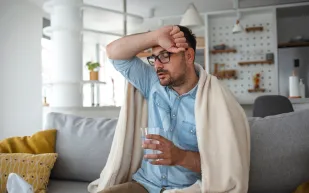 النساء تتحمل ارتفاع درجة حرارة الجسم أكثر من الرجال.. ما السر؟