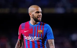 "داني ألفيش" يعيش وضعًا صعبًا في السجن.. ومخاوف من انتحاره