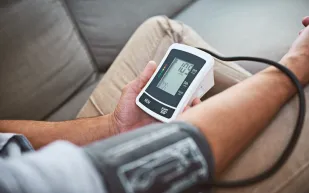 الأمراض المزمنة.. كيف تؤثر في صحتك ونفسيتك؟ وكيف تتعامل معها؟