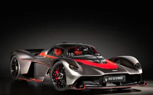 سيارة "Aston Martin Valkyrie Coupé" للبيع مقابل 3.3 مليون دولار في مزاد