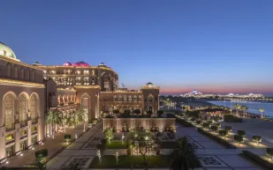 "برودواي".. مطعم يختصر  سحر الفنون الأمريكية في قصر الإمارات ماندارين أورينتال أبو ظبي