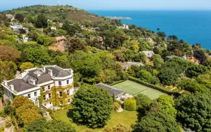 عقار فاخر من القرن الـ 19 للبيع مقابل 13 مليون دولار