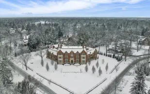 عرض قصر تاريخي من 1925 في ديترويت للبيع مقابل 7 مليون دولار