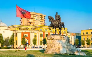 إعفاء السعوديين من تأشيرة دخول ألبانيا بدءا من الأسبوع المقبل