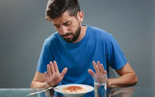 اضطرابات الأكل عند الرجال.. أنواعها وأسبابها وطرق العلاج