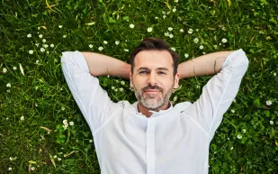 دراسة جديدة تحذّر: تقدّم الشباب في السن يرافقه زيادة في خطر الإصابة بالسرطان