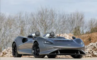 سيارة "McLaren Elva" موديل 2022 للبيع في مزاد بـ 1.5 مليون يورو