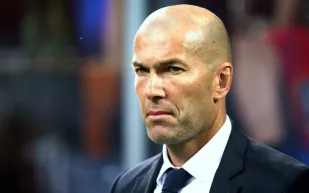 عودة زيدان للتدريب.. مفاوضات مع بايرن ميونخ بعد رفض منتخب الجزائر