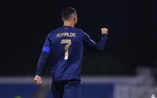 رونالدو يتوهج في ليلة دك النصر لأبها.. والهلال يسجل رقمًا قياسيًا عالميًا (فيديو)