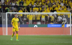 الهلال يفوز على النصر ويتأهل لنهائي السوبر السعودي (فيديو)