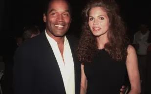 صاحب المحاكمة الشهيرة.. وفاة "أو جيه سيمبسون" أسطورة كرة القدم الأمريكية