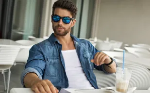 تحسين الشكل والجاذبية.. خطورة مجموعات التواصل الاجتماعي على ثقافة الشباب