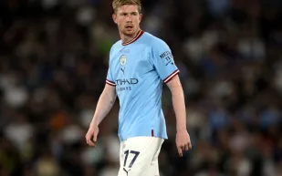 مانشستر سيتي يستعد بـ "خطة طارئة" لرحيل "دي بروين" إلى السعودية