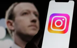 إيميلات مُسربة تكشف عن سر استحواذ مارك زوكربيرغ على Instagram في 2012