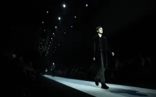 سرّ أناقة صيف 2024.. السراويل الواسعة ضرورية لكل رجل