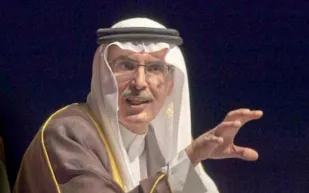 وغاب "البدر".. محطات في حياة الأمير الراحل بدر بن عبدالمحسن سردها لـ"الرجل" قبل 30 عامًا