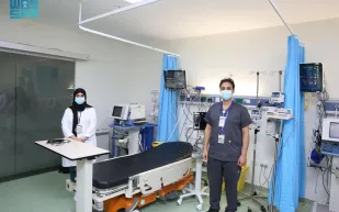 "الصحة" تُسخر إمكانياتها لخدمة الحجاج.. 32 ألف كادر وعيادات متنقلة وتقنيات حديثة