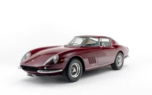 سيارة "Ferrari 275 GTB/6C" موديل 1966 للبيع بـ 3 ملايين يورو في مزاد
