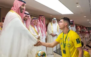 صورة رونالدو مع ولي العهد تثير تفاعل مستخدمي منصة "إكس"