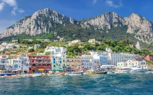 جزيرة كابري تعود لاستقبال السياح من جديد