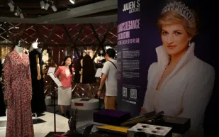 "أيقونة الموضة".. بيع مقتنيات الأميرة ديانا بـ5.5 مليون دولار في مزاد