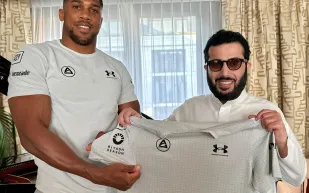 بطل العالم "آنتوني جوشوا" سفيرًا لموسم الرياض