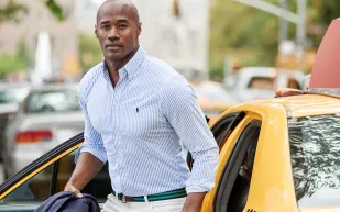 أناقة وأداء على أرض الملعب: اكتشف ملابس رياضة الجولف المثالية