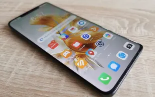 "رقصة المثلث".. تحدي جديد يغزو منصات التواصل الاجتماعي (فيديو)