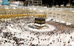 كسوة جديدة للبيت العتيق: رحلةٌ سنوية من الإتقان والإيمان