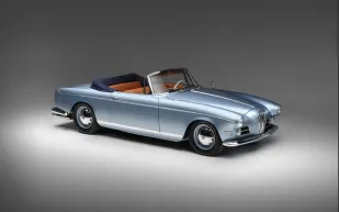 سيارة "BMW 503 Series I Convertible" موديل الخمسينيات للبيع في مزاد