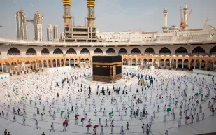 الشمس تتعامد على الكعبة المشرفة للمرة الأخيرة خلال 2024 (فيديو)