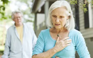 دراسة: متوسط عمر النساء ينخفض أكثر من الرجال بعد النوبة القلبية