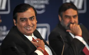 بالصور.. شاهد مجموعة سيارات عائلة أمباني الفاخرة