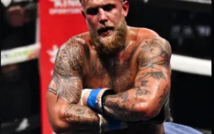 جيك بول يفوز على مايك بيري بالقاضية.. ويتحدى مايك تايسون