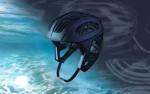 تتحدى الأمواج العاتية.. ماذا تعرف عن خوذة "WTR Icon" من "Oakley"؟