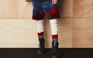 صيحة الـJorts للرجال: قصة أزياء صيفية بدأت من كوب شاي