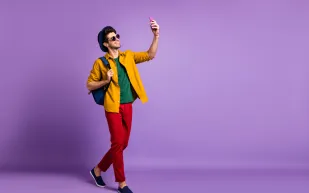 ثورة في عالم الموضة: 7 أدوات تُحوّل هاتفك إلى خزانة ملابس افتراضية