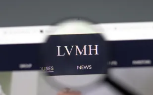 تباطؤ نمو مبيعات LVMH يلقي بظلاله على قطاع السلع الفاخرة
