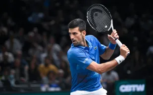 ديوكوفيتش يشعر بالإحباط من جماهير ويمبلدون ويتهم بعضهم بقلة الاحترام