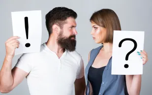 نقية وتستحق العناية.. دليل الرجال للتعامل مع الزوجة الساذجة