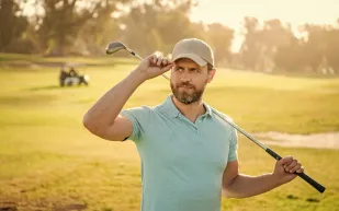 بينها حرق السعرات وتحسين المزاج.. فوائد قد لا تتخيلها لرياضة الجولف