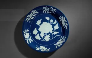 طبق نادر يعود تاريخه لـ "أسرة مينج" للبيع في مزاد بـ 1.5 مليون دولار